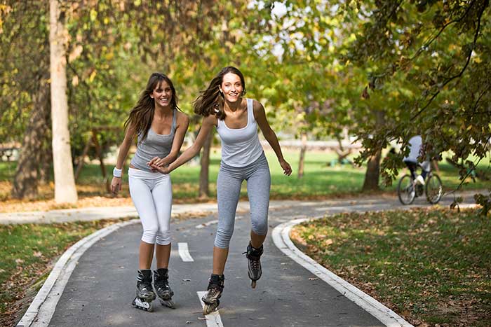 women rollerblading xxl 173549790 4950x3300